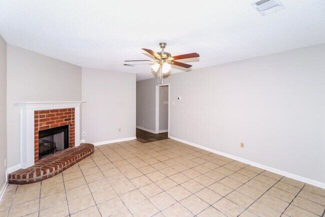 Photo - 1067 Nolan Ln