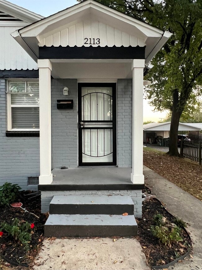 Photo - 2113 W 19th St