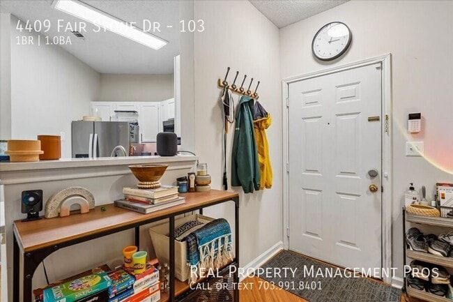 Photo - 4409 Fair Stone Dr Unit 103