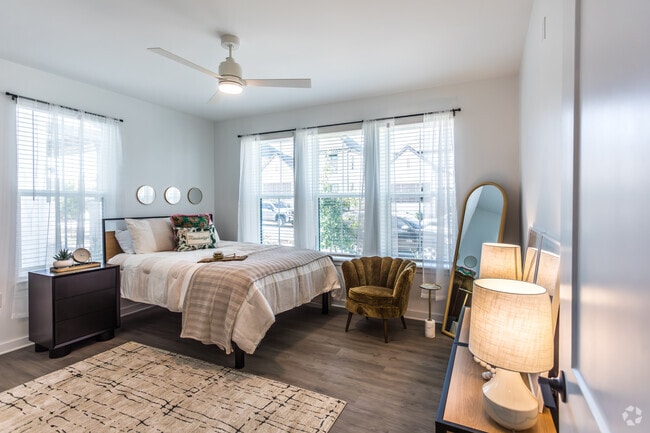 4BR, 4.5BA - 1,801SF - The Grove - Primary Bedroom