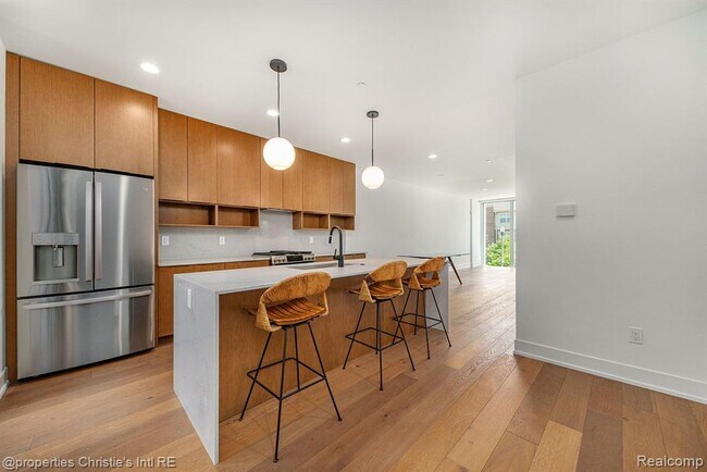 Photo - 2805 Brush St