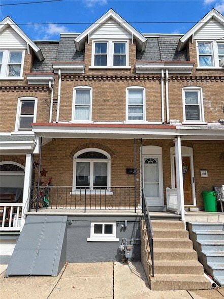 Building Photo - 221 Liberty St