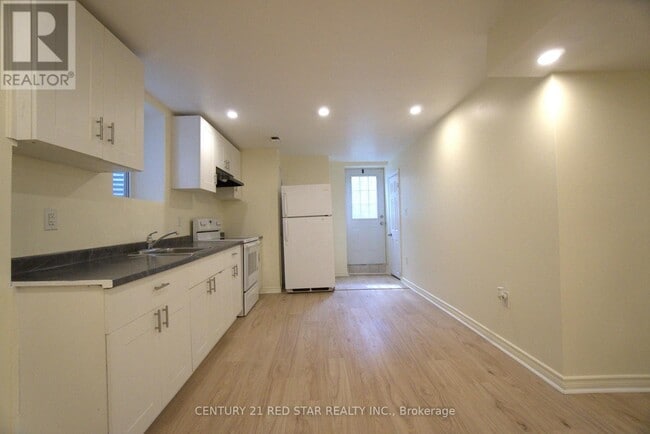 Photo - 521 Yates Dr