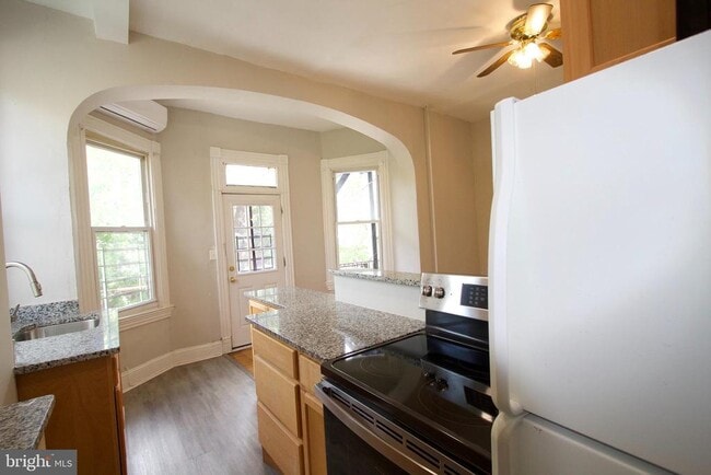 Building Photo - 2743 St Paul St Rental