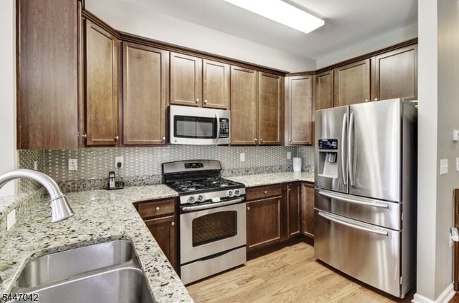 Photo - 506 Waterview Ct Unit 506