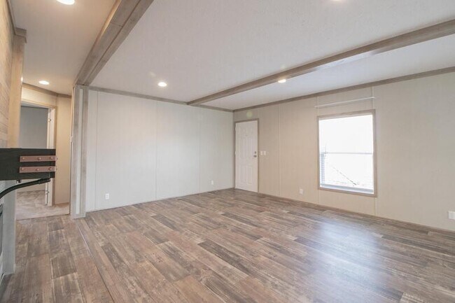 Photo - 1501 Thompsonville Ln