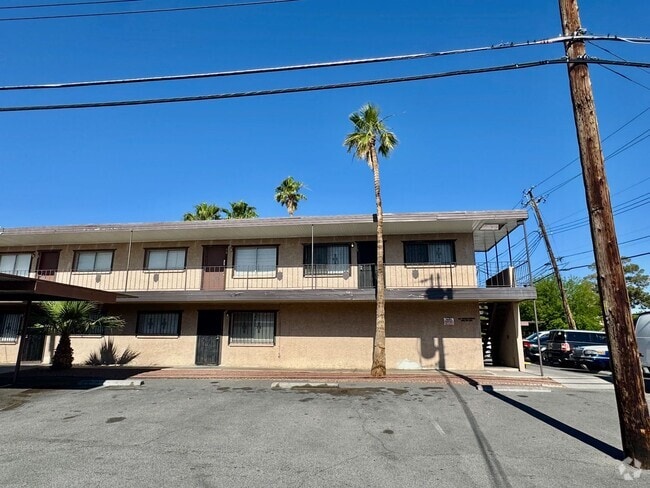 Building Photo - Move-in ready 1-bedroom condo Unit 27