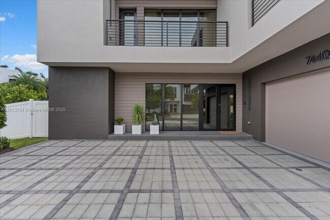 Photo - 7440 NW 100th Ct