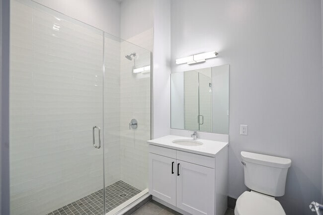 2BR, 1BA - 940SF - Bathroom