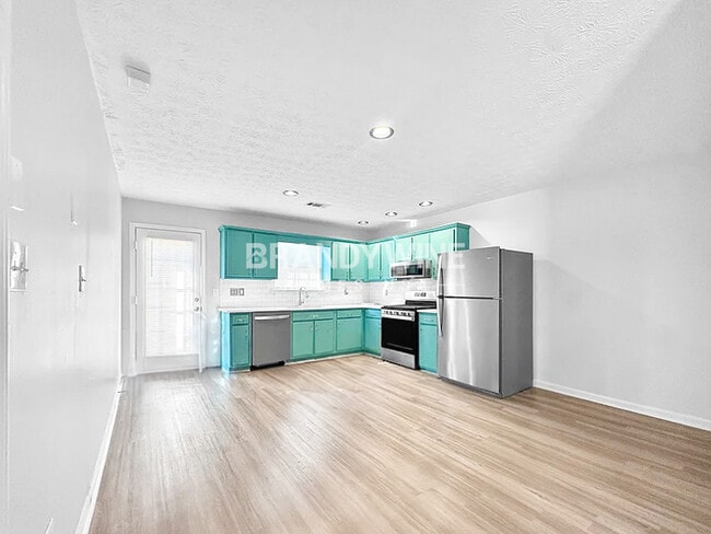 Photo - 4585 Post Ridge Ln