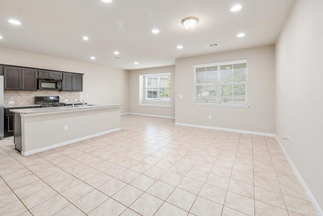 Photo - 2880 Donnell Dr Unit 202