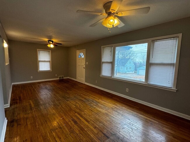 Photo - 11515 Hackett St