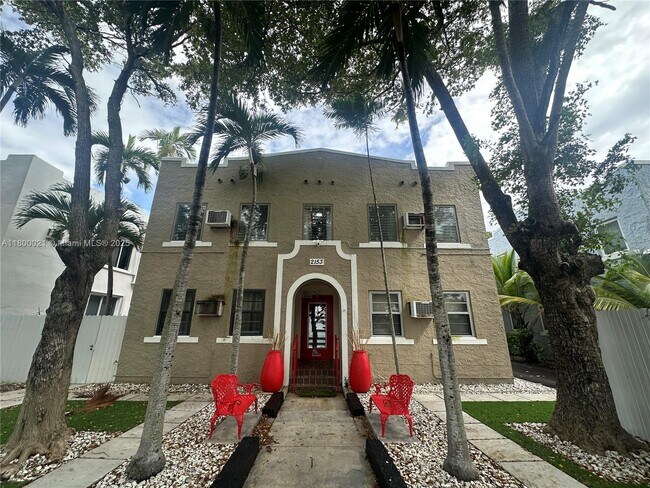Photo - 2153 SW 14th Terrace Apartamento Unidad 2