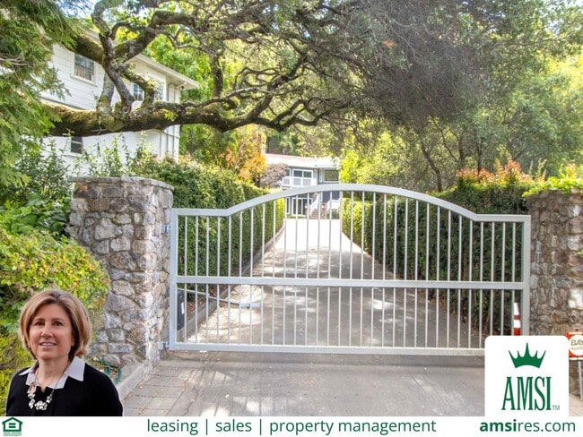 Building Photo - Fabulous gated 3bd/4bd & 2.5ba, 2,630SF Ke... Rental