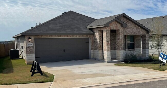 Building Photo - 3065 Charyn Way