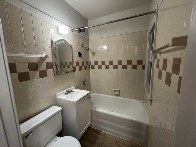 Photo - 4573 S Lake Dr