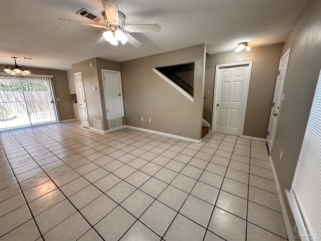 Photo - 5715 Cacica St