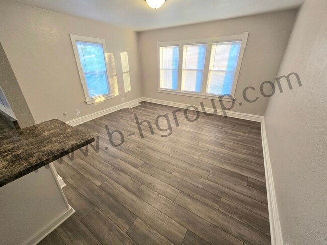 Photo - 3502 67th St Unit Apt 3