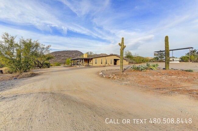 Charming Desert Retreat with 360° Mountain... - Charming Desert Retreat with 360° Mountain... House