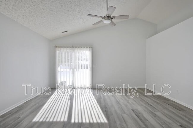 Photo - 2691 Northwold Rd