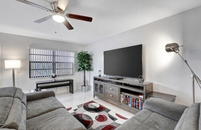 Photo - 106 Piedmont Way