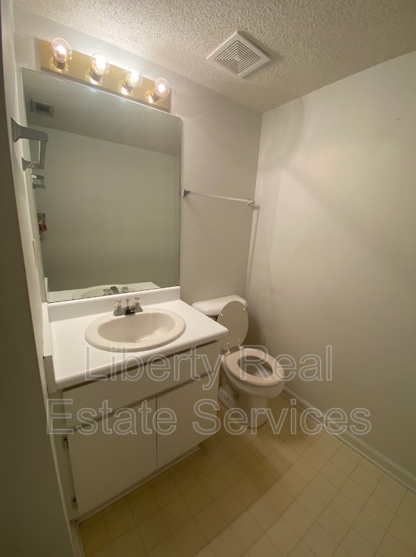 Photo - 1100 Pineland Ave Unit Apt 8D