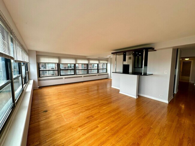 Building Photo - 4180.5 N Marine Dr Unit 4180-1205 Rental