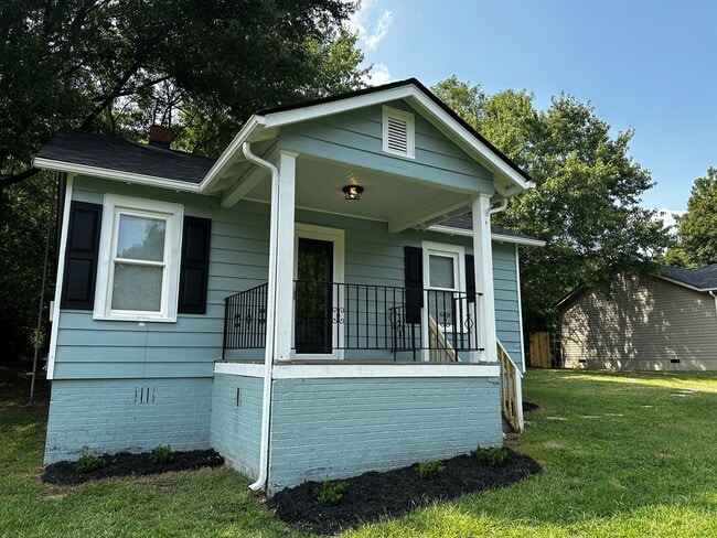 Photo - Renovated Bungalow in central High Point Location!!