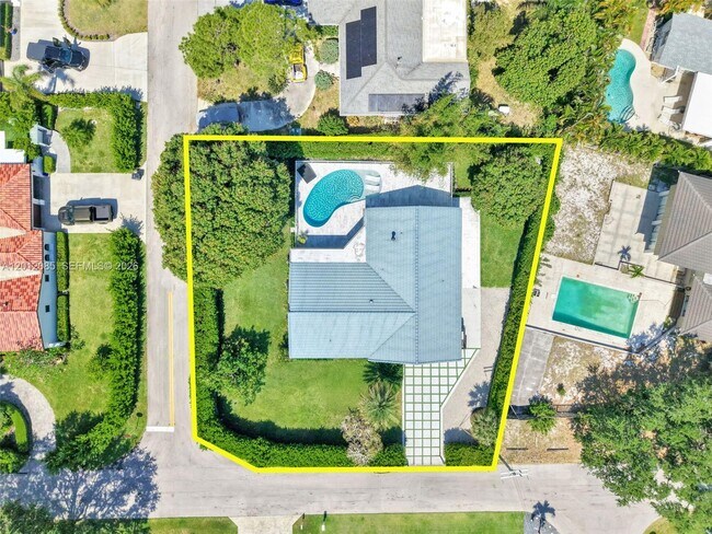Photo - 1001 NW 4th Ct
