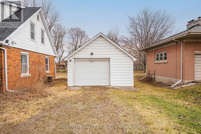 Photo - 280 King George Rd