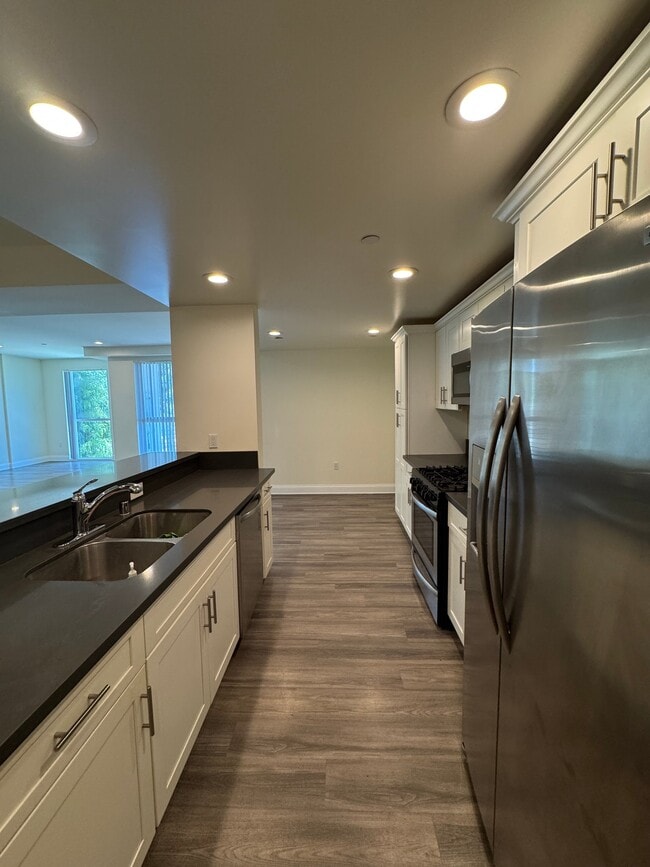 Photo - 14934 Burbank Blvd Unidad 202