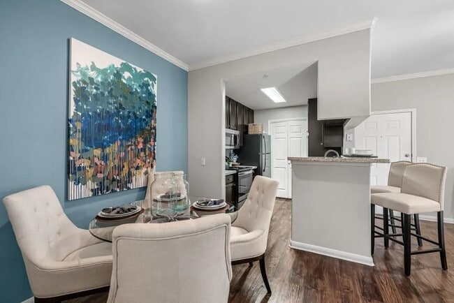 Photo - Pet-Friendly Comfort with Savings! Unit MOWR