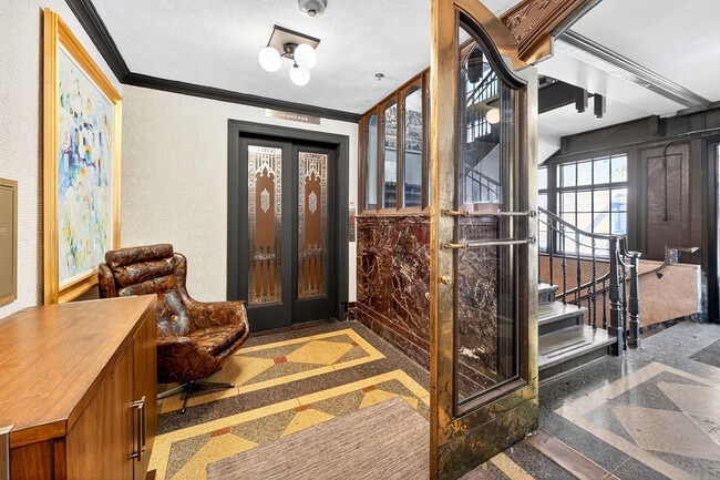 Photo - 325 S Salina St Unidad Floor 2