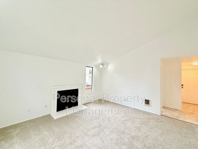 Photo - 1410 NE 72nd St Unit 3