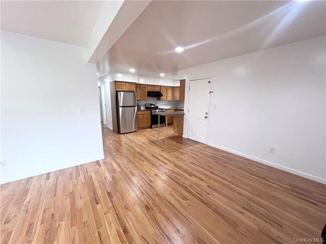 61 Ashland St Unit 1FL