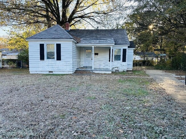 Building Photo - 1074 E Walthal Cir