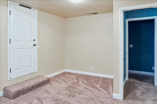 Photo - Fabulous 2 bed Plus Den, 1 bath in San Fra...