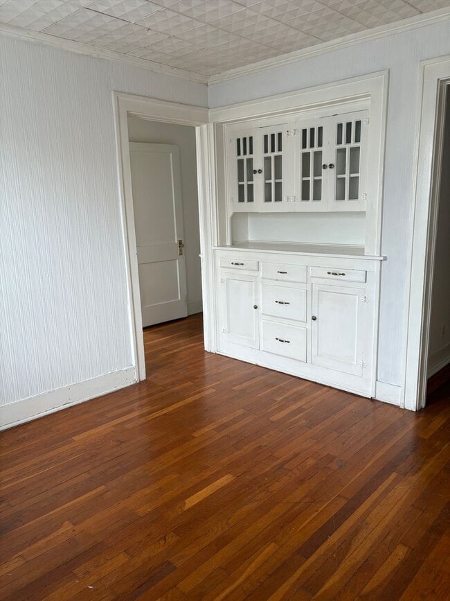 Photo - Charming 1 Bed + Bonus Room Near Cultural District — Hardwoods, Fireplace & Sunroom! Unit 4800 Bryce Ave #3