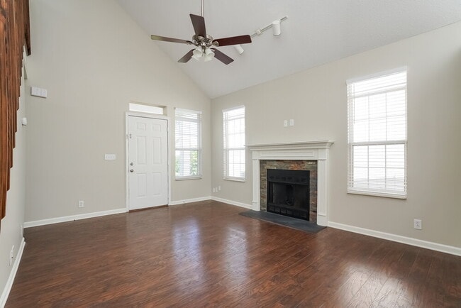 Photo - 903 Bexhill Ct S