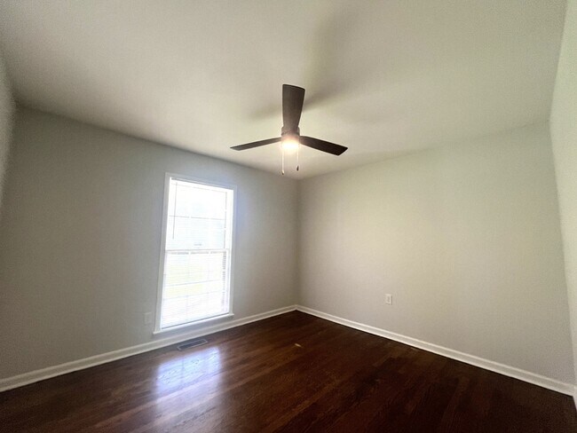 Photo - 2211 Linde St NW