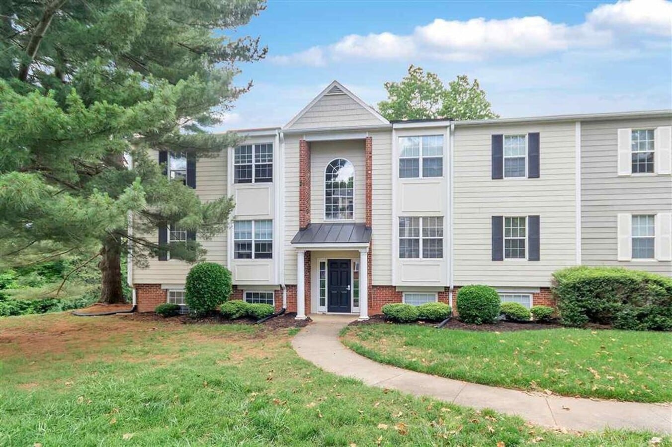 Photo - 1264 Villa Ln