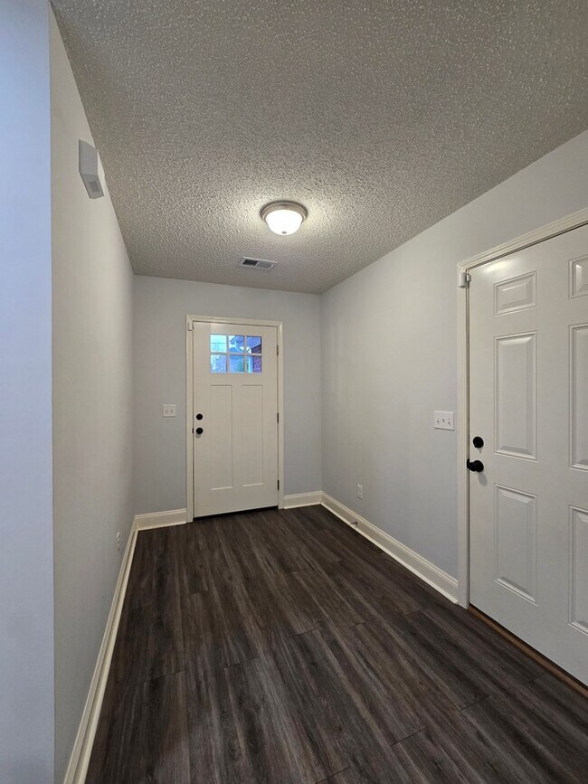 Photo - 982 Westfield Ct