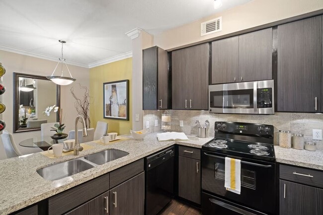 Photo - Comfort, Style & $500 Off Your First Month Unidad SDASE