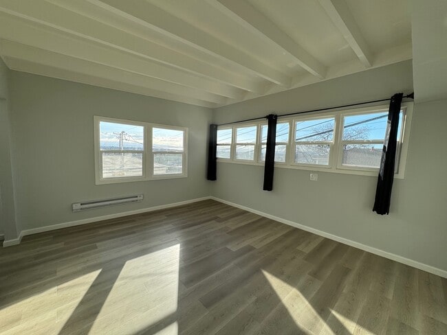 Building Photo - 2082 167th Ave Unit 2082 1.5