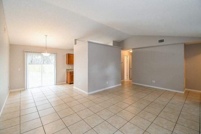 Photo - 5159 Beige St