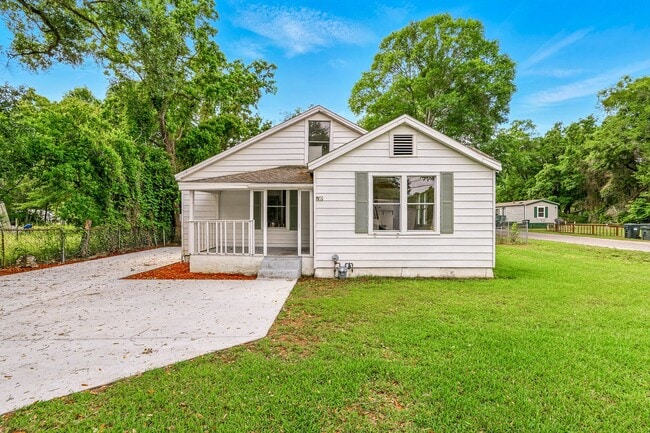 Photo - Remodeled 3 Bed/2 Bath Home with Bonus Upp...