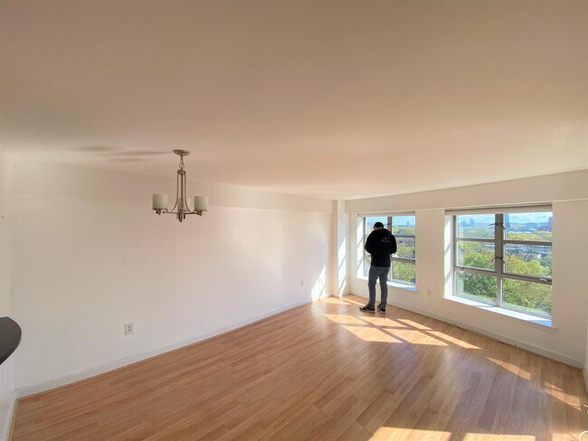 Photo - 931 Massachusetts Ave Unidad 505