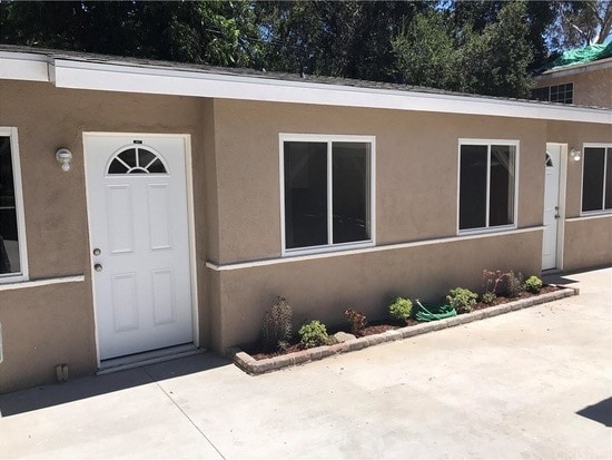 Parte frontal de la unidad - 882 Euclid N Ave Unidad A