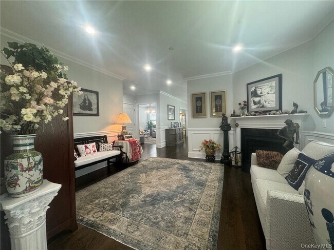 4 Rose Ave