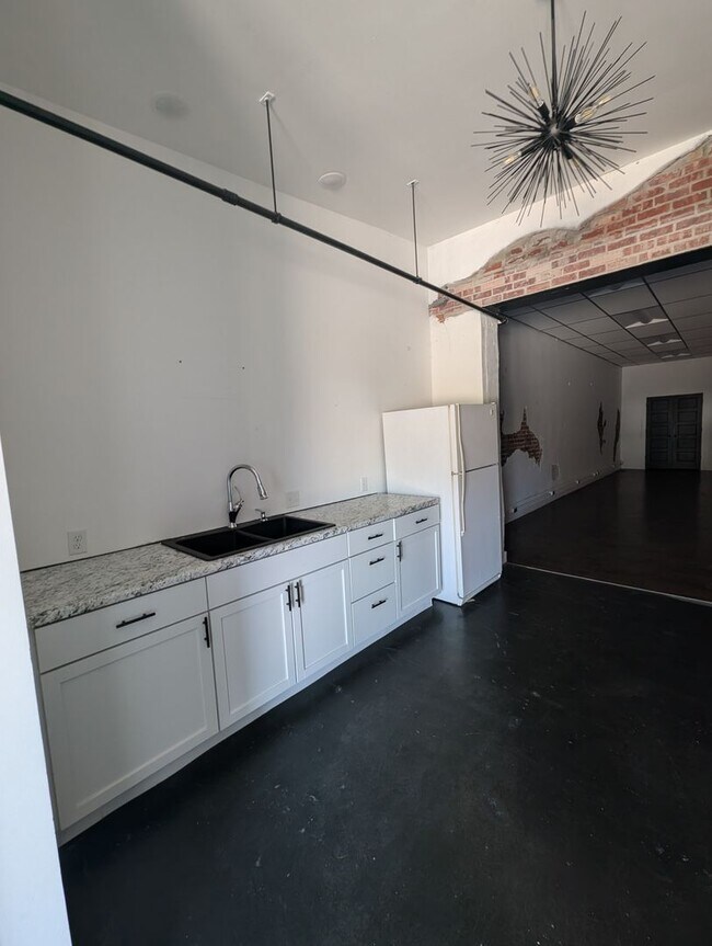 Photo - 123 W Moniteau St Unit 123 W. Moniteau 1F